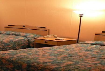 Sandrift Motel Себастиан Стая снимка